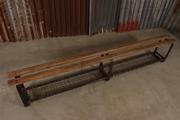 style Industrial retro bench in wood/metal, European