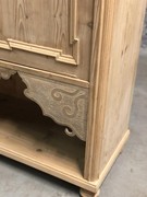 style Antique pine cabinet/kitchencabinet in Wood/glass, European