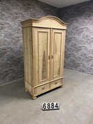 style Antique pine cabinet/wardrobe in wood, European