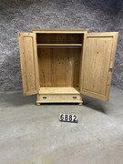 Country style Antique pine cabinet/wardrobe in wood, European