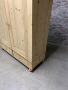 Country style Antique pine cabinet/wardrobe in wood, European