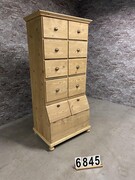 Country style Antique pine chest of drawers in wood