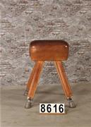 style Industrial retro vintage gym horse in Leather/wood, European