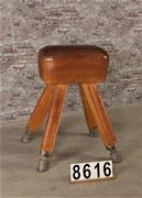 style Industrial retro vintage gym horse in Leather/wood, European