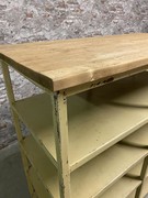 style Industrial retro vintage rack/trolley in Metal/wood top, European