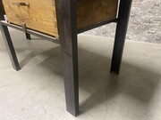 style Industrial retro vintage workbench/desk/sidetable in wood/metal, European