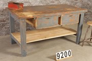 style Industrial retro vintage workbench/desk/sidetable in wood/metal, European