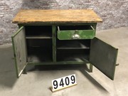 style Industrial retro vintage workbench/desk/sidetable in wood/metal, European