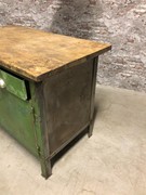 style Industrial retro vintage workbench/desk/sidetable in wood/metal, European
