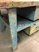 style Industrial retro vintage workbench/desk/sidetable in wood/metal, European