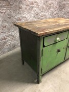 style Industrial retro vintage workbench/desk/sidetable in wood/metal, European