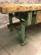 style Industrial retro vintage workbench/desk/sidetable in wood/metal, European