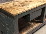 style Industrial retro vintage workbench/desk/sidetable in wood/metal, European