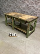 style Industrial retro vintage workbench/desk/sidetable in wood/metal, European