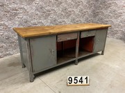 style Industrial retro vintage workbench/desk/sidetable in wood/metal, European