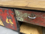 style Industrial retro vintage workbench/desk/sidetable in wood/metal, European