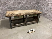 style Industrial retro vintage workbench/desk/sidetable in wood/metal, European