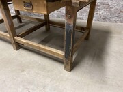 style Industrial retro vintage workbench/desk/sidetable in wood/metal, European