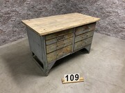 style Industrial retro vintage workbench/desk/sidetable in wood/metal