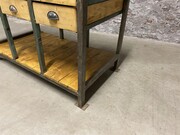 style Industrial retro vintage workbench/desk/sidetable in wood/metal, European