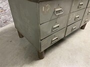 style Industrial retro vintage workbench/desk/sidetable in wood/metal, European
