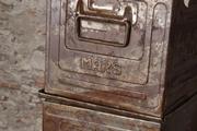 style Industrial vintage boxes  in Metal, European