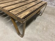 style Industrial vintage coffeetable/pallettable in wood/metal, European