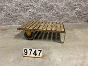 style Industrial vintage coffeetable/pallettable in wood/metal, European