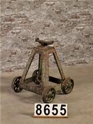 style Industrial vintage undercarriage table in Metal, European