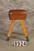 style Retro vintage gymnastics in Leather/metal/wood, European