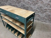 Vintage style Industrial retro vintage desk/sidetable in wood/metal, European